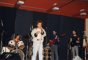 MMT, 1990